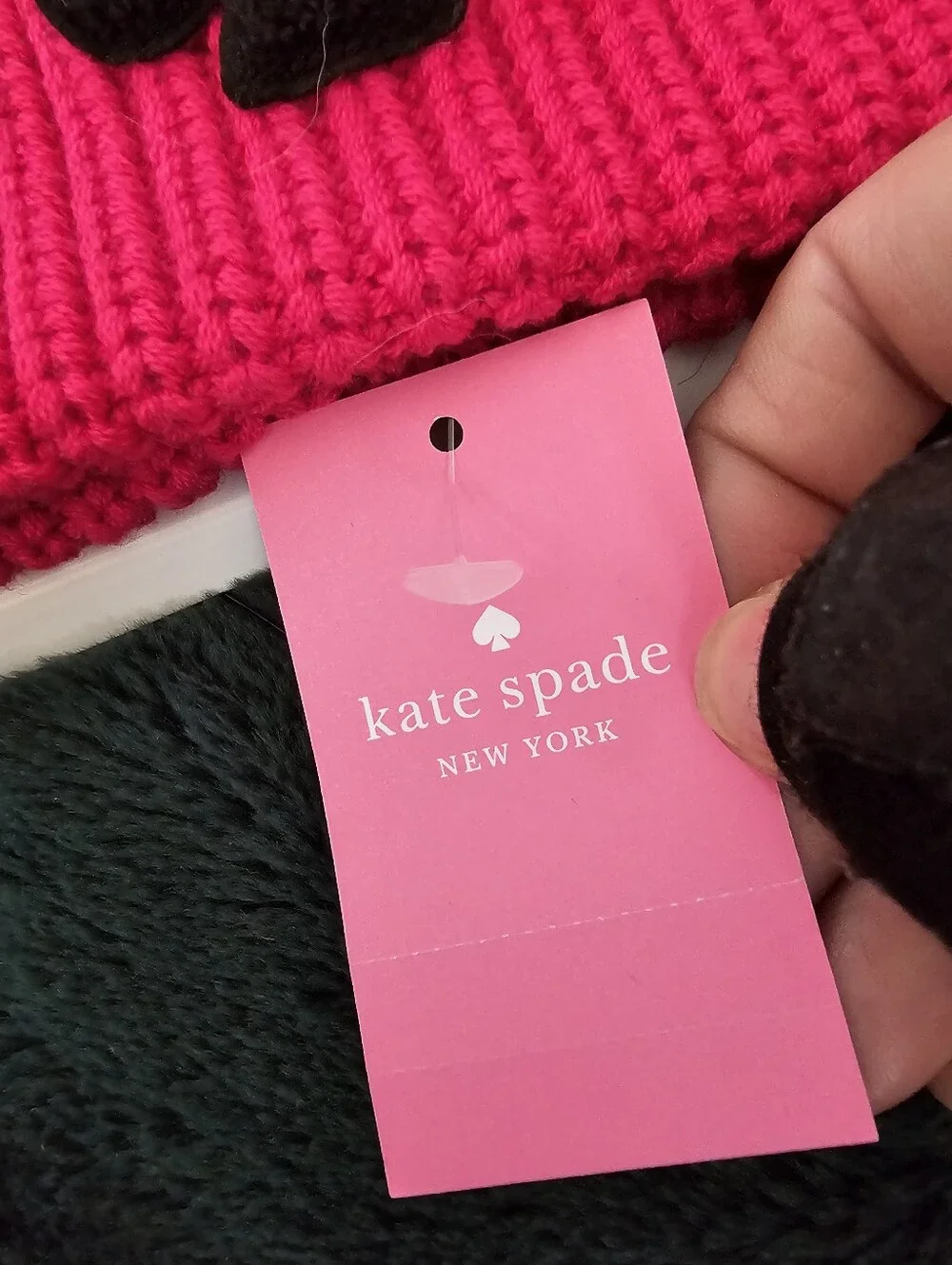 NWT Kate Spade New York Fuchsia Pink Chenille Spade Patch Beanie Hat Mitten Set